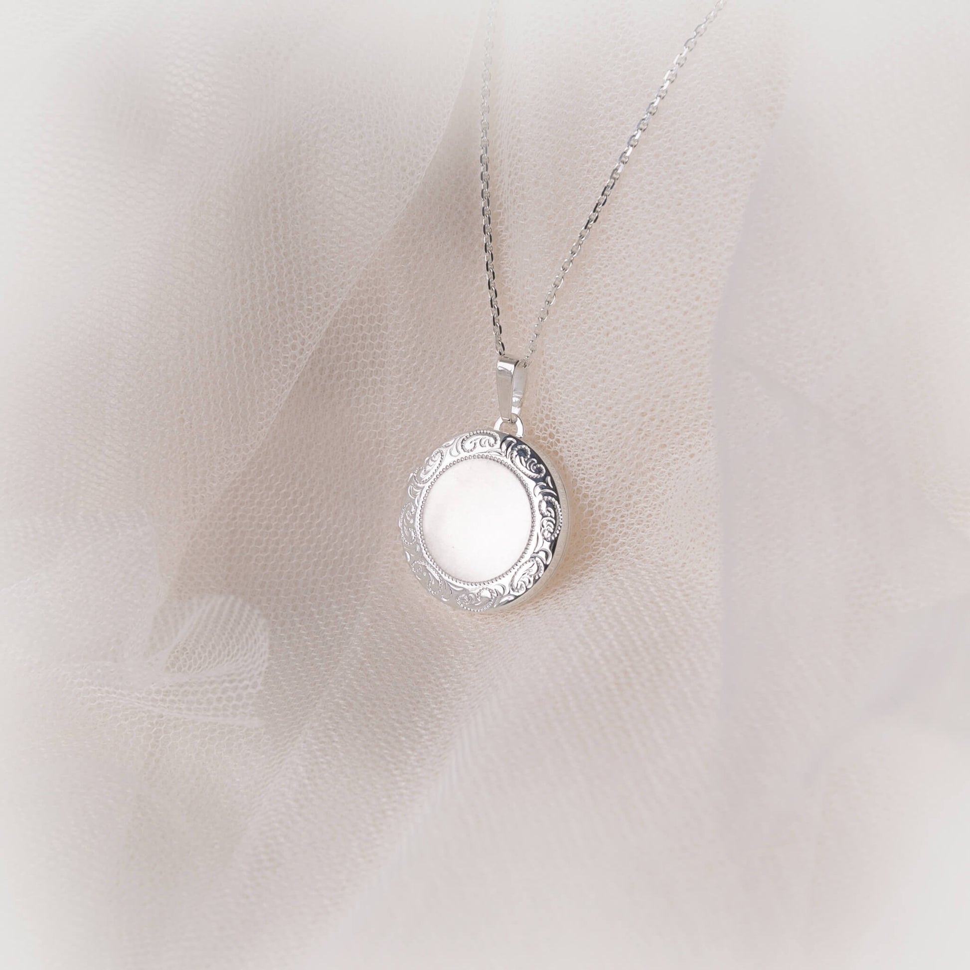 dainty round photo locket