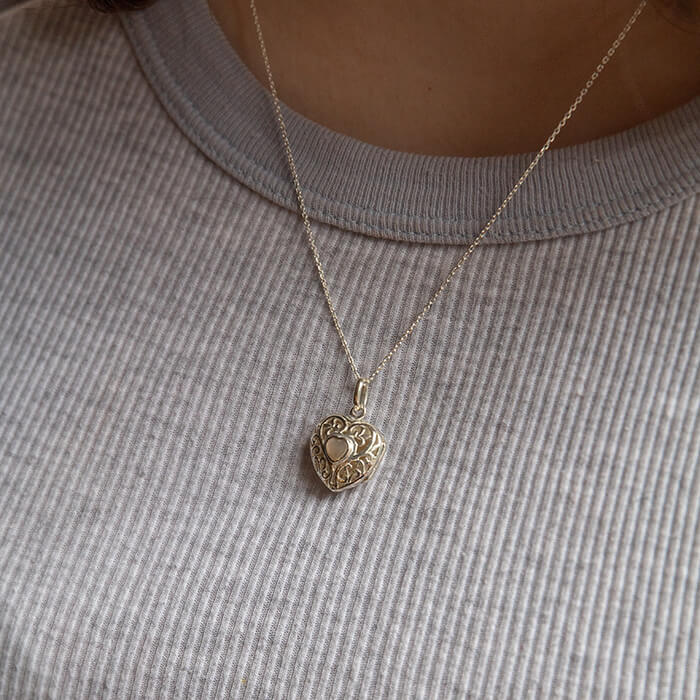 model waering silver loccket